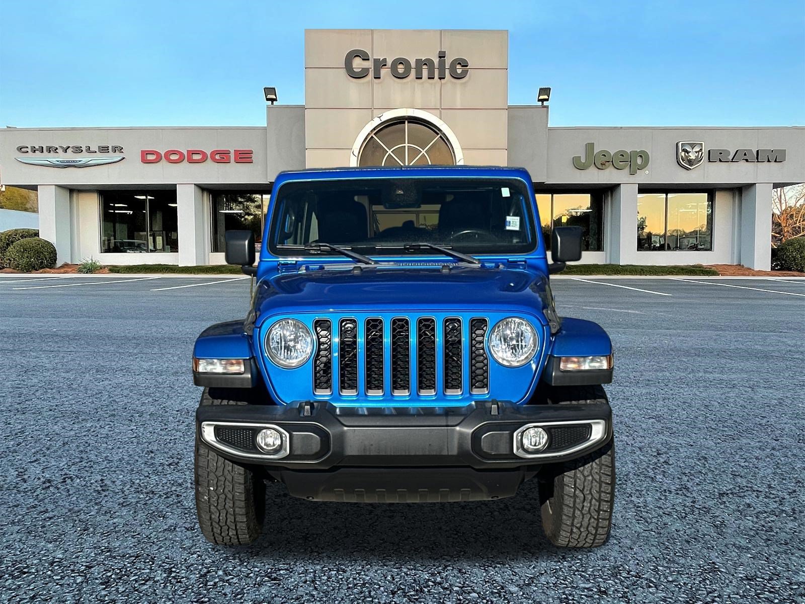 Used 2021 Jeep Wrangler Unlimited Sahara w/ Dual Top Group AWD/4WD image 8