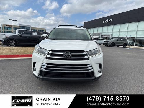 Used 2018 Toyota Highlander Limited Platinum image 8