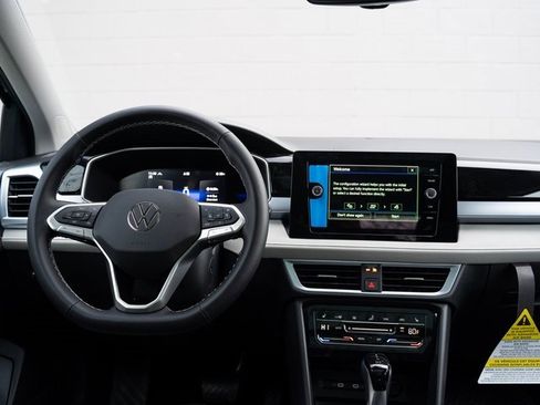 New 2026 Volkswagen Taos SE image 10