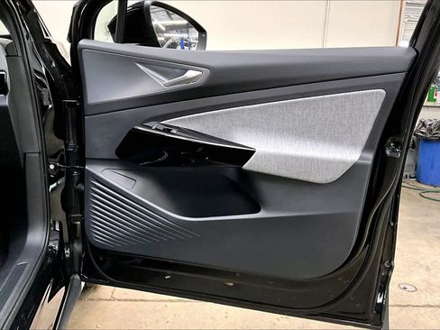 New 2026 Volkswagen ID.4 Pro image 29