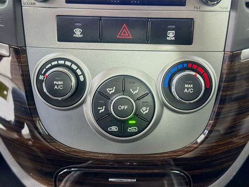 Used 2011 Hyundai Santa Fe GLS image 17