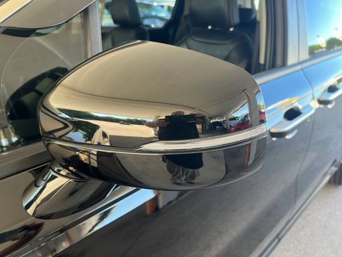 Certified 2025 Kia Carnival LXS FWD image 28