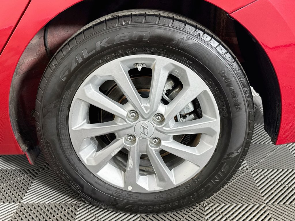 Used 2020 Hyundai Accent SEL FWD image 33