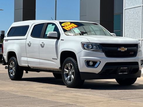 Used 2018 Chevrolet Colorado Z71 AWD/4WD image 2