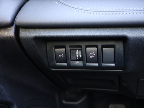 Used 2023 Subaru Outback Limited image 37