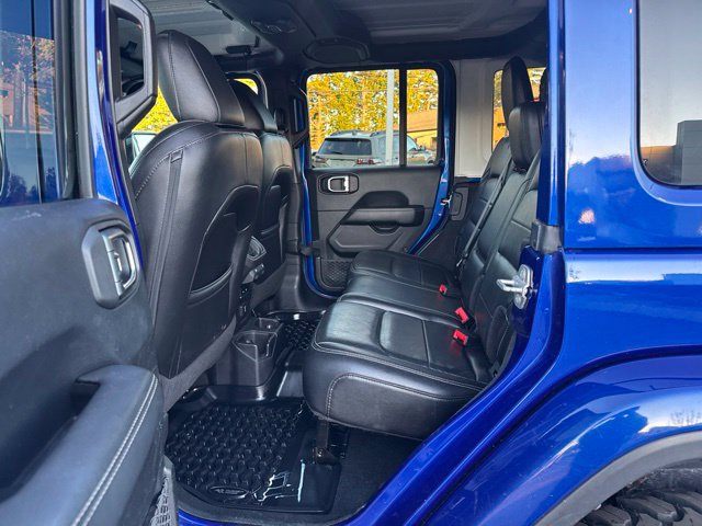 Used 2018 Jeep Wrangler Unlimited Sahara w/ Dual Top Group AWD/4WD image 18