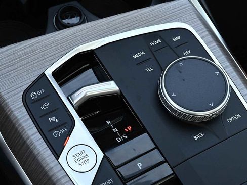 New 2026 BMW 330i Sedan w/ M Sport Package image 17