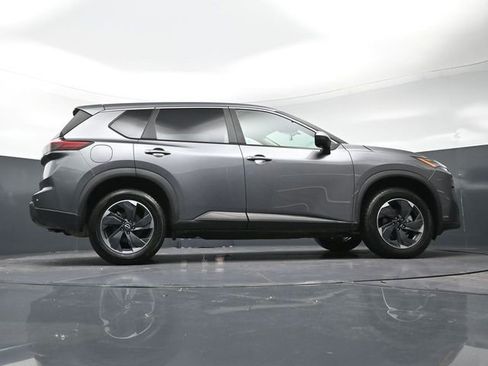 Used 2024 Nissan Rogue SV image 36