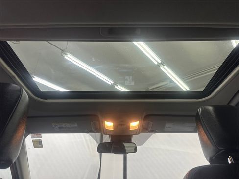 Used 2017 Toyota RAV4 XLE image 21