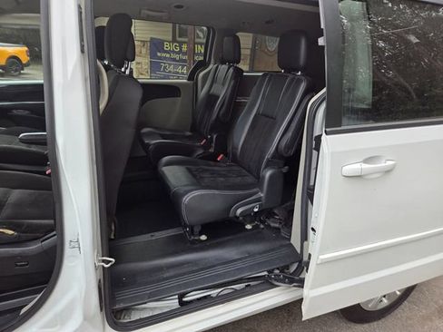 Used 2017 Dodge Grand Caravan SE w/ Power Window Group FWD image 30
