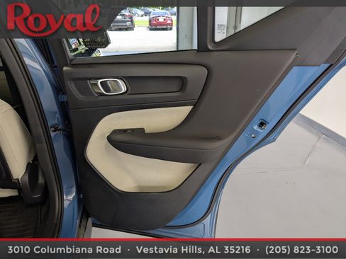 Certified 2024 Volvo XC40 B5 Plus image 9