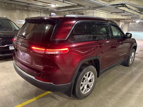 Used 2022 Jeep Grand Cherokee Limited AWD/4WD image 5
