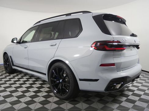 New 2027 BMW X7 xDrive40i w/ M Sport Package AWD/4WD image 5