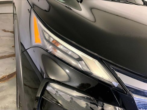 Used 2025 Nissan Rogue SV AWD/4WD image 26