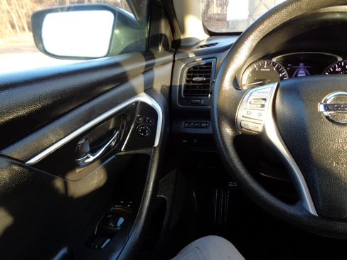 Used 2016 Nissan Altima 2.5 S w/ Power Driver Seat Package image 48