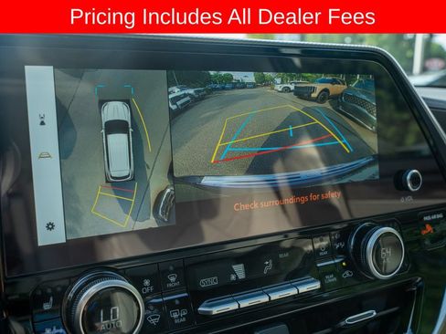 Used 2024 Toyota Highlander Platinum FWD image 17