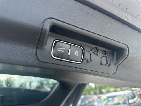 Used 2023 Ford Explorer XLT w/ Equipment Group 202A AWD/4WD image 11