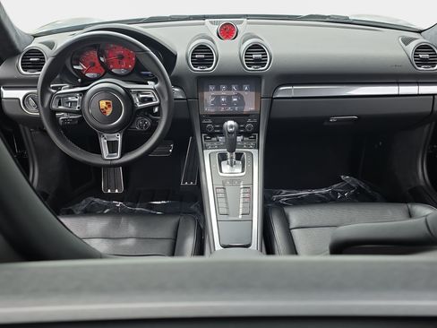 Used 2018 Porsche 718 Cayman S RWD image 9