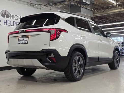 Used 2024 Kia Seltos S AWD/4WD image 8