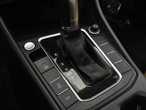 Used 2019 Volkswagen Jetta SE image 19