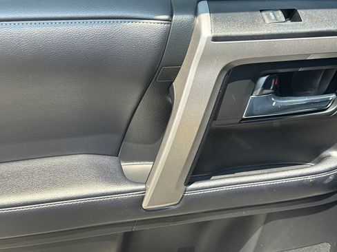Used 2018 Toyota 4Runner SR5 Premium RWD image 21