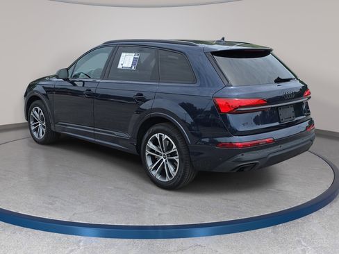 Certified 2025 Audi Q7 2.0T Premium w/ Convenience Plus Package AWD/4WD image 7