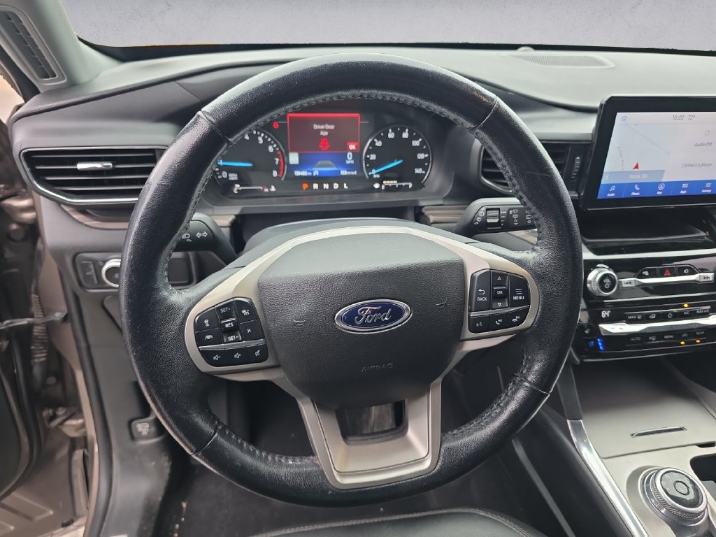 Used 2021 Ford Explorer Limited w/ Equipment Group 301A AWD/4WD image 12