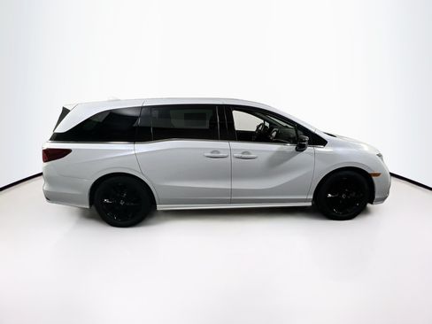 Used 2023 Honda Odyssey Sport image 4