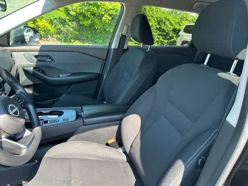 Used 2023 Nissan Rogue S FWD image 4