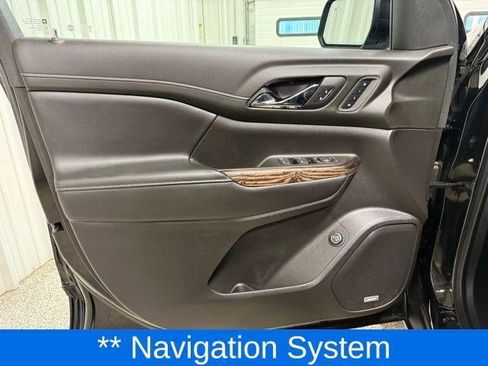 Used 2020 GMC Acadia Denali image 11