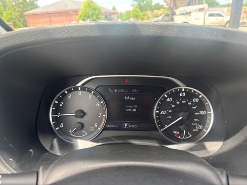 Used 2023 Nissan Frontier SV w/ Midnight Edition Package RWD image 14