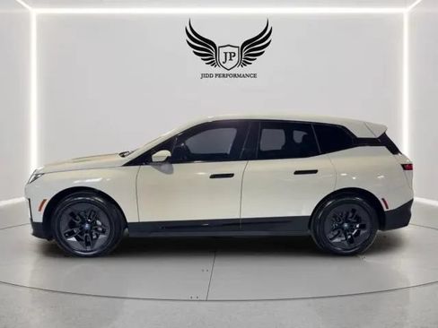 Used 2023 BMW iX xDrive50 w/ Convenience Package AWD/4WD image 4