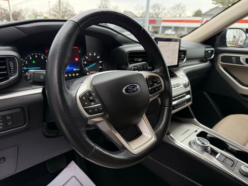 Used 2021 Ford Explorer XLT w/ Equipment Group 202A image 50