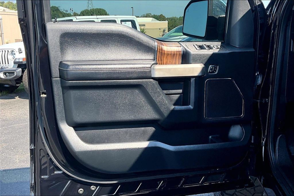 Used 2020 Ford F150 Lariat w/ Equipment Group 502A Luxury AWD/4WD image 23