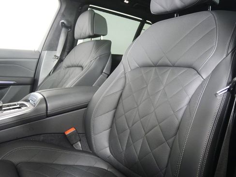 Used 2026 BMW X7 xDrive40i w/ Executive Package AWD/4WD image 10