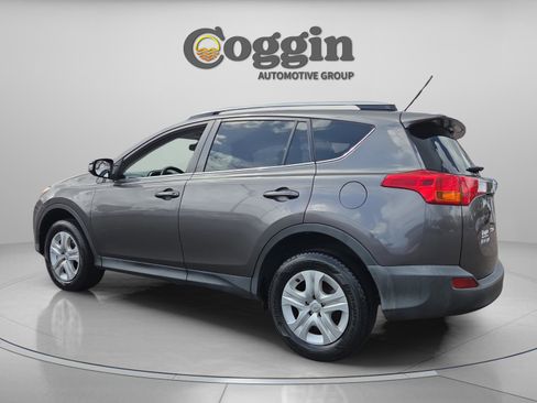 Used 2014 Toyota RAV4 LE image 4