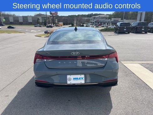 Used 2023 Hyundai Elantra Limited image 7