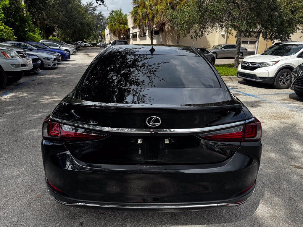 Certified 2025 Lexus ES 300h w/ Technology Package FWD image 6