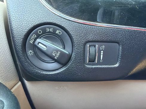 Used 2018 Dodge Grand Caravan SXT FWD image 24