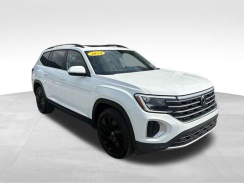 Used 2024 Volkswagen Atlas SE FWD image 8