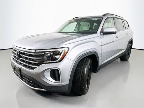 New 2026 Volkswagen Atlas SE image 3