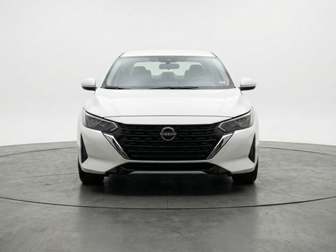Used 2025 Nissan Sentra SV FWD image 2