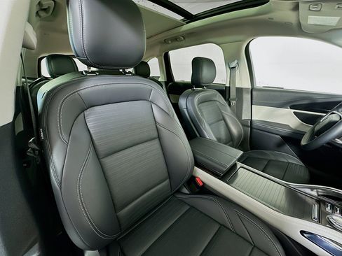 Used 2024 Lincoln Nautilus Reserve w/ Equipment Group 202A image 28