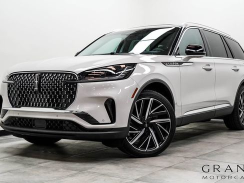 Used 2025 Lincoln Aviator Reserve w/ Equipment Group 201A image 1