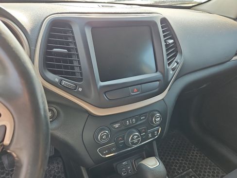 Used 2016 Jeep Cherokee 75th Anniversary AWD/4WD image 12