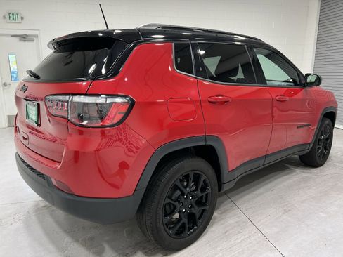 Used 2023 Jeep Compass Latitude w/ Convenience Group AWD/4WD image 8