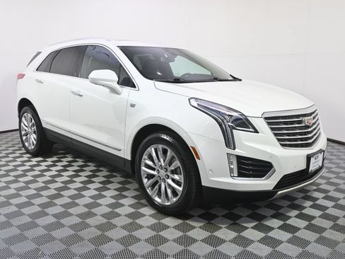 Used 2017 Cadillac XT5 Platinum w/ Driver Assist Package AWD/4WD image 8