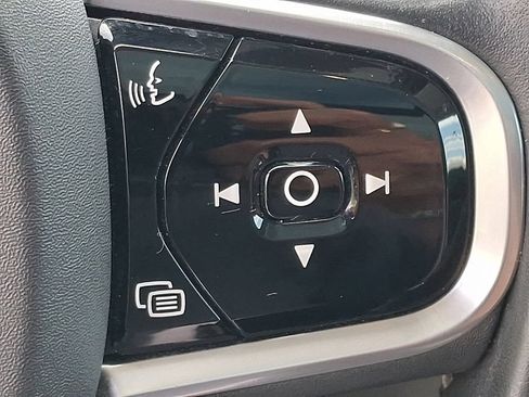 Used 2017 Volvo XC90 T6 Momentum w/ Vision Package AWD/4WD image 24