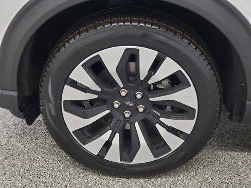 New 2026 Ford Explorer Platinum w/ LUX Leather Package image 8