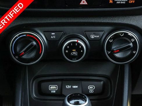 Certified 2024 Hyundai Venue SE FWD image 13